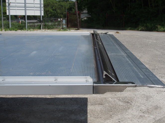 いすゞ フォワード ウイング車 中型 TKG-FRR90T2 年式 H27[写真11]