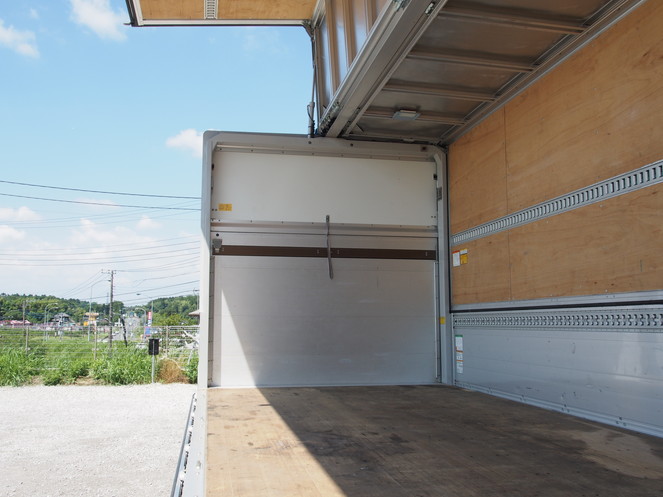 いすゞ フォワード ウイング車 中型 TKG-FRR90T2 年式 H27[写真22]