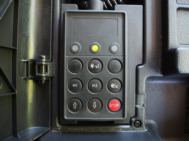 日野 グランドプロフィア ウイング車 大型 LKG-FW1EXBG 年式 H22[写真24]