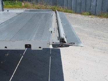 いすゞ フォワード 冷凍バン 中型 PKG-FRR90S2 年式 H22 [写真10]