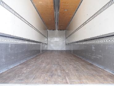 いすゞ ギガ ウイング車 大型 PKG-CYJ77W8 年式 H22 [写真21]