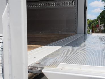 いすゞ フォワード ウイング車 中型 TKG-FRR90T2 年式 H27 [写真12]