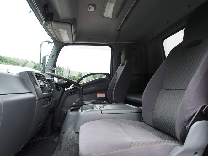 いすゞ フォワード ウイング車 中型 TKG-FRR90S2 年式 H27[写真33]