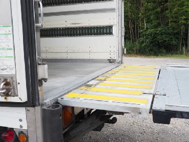 いすゞ フォワード 冷凍バン 中型 ADG-FRD90J3S 年式 H17 [写真07]