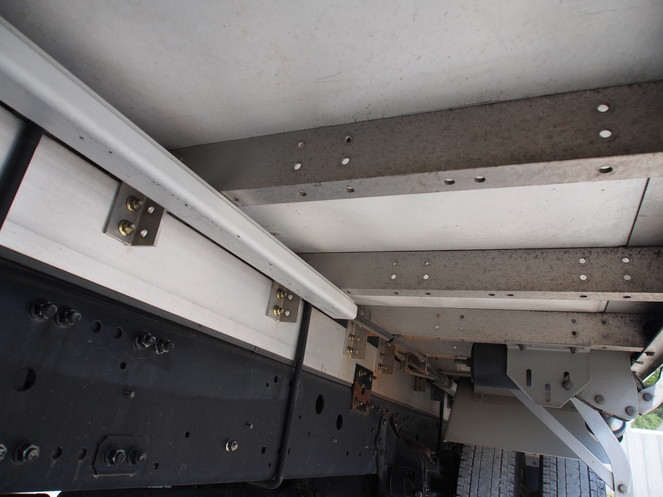 三菱ふそう ファイター ウイング車 中型 PDG-FK61F 年式 H19[写真38]