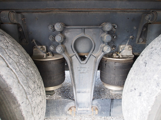 いすゞ ギガ 平ボディ 大型 LKG-CYJ77A 年式 H23[写真32]