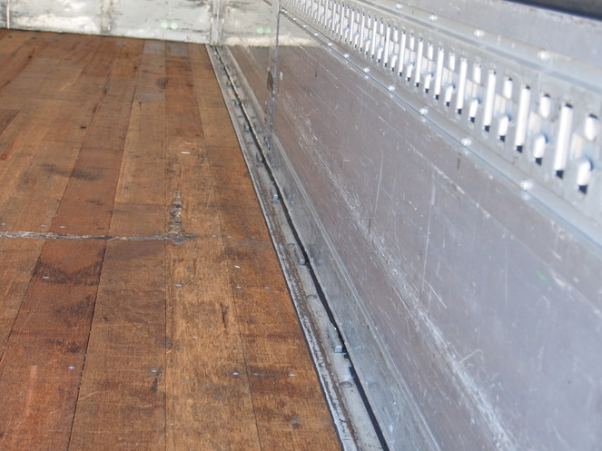 いすゞ フォワード ウイング車 中型 PA-FRD34L4 年式 H16[写真29]