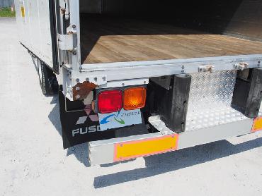 三菱ふそう ファイター ウイング車 中型 PDG-FK61F 年式 H19 [写真22]