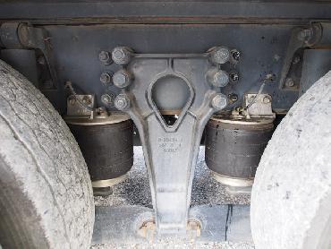 いすゞ ギガ 平ボディ 大型 LKG-CYJ77A 年式 H23 [写真32]