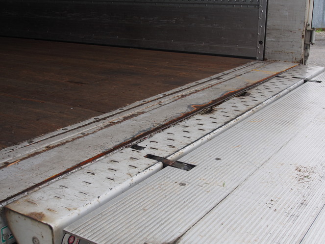 三菱ふそう ファイター ウイング車 中型 KK-FK64FK 年式 H16[写真15]