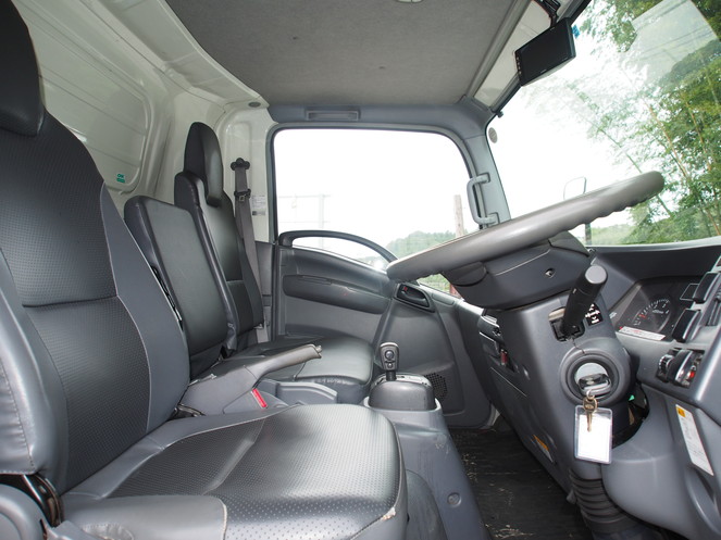 いすゞ エルフ バン車 小型 BKG-NPR85AN 年式 H21[写真28]