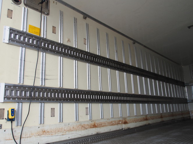 いすゞ フォワード 冷凍バン 中型 PKG-FRR90S2 年式 H20[写真18]