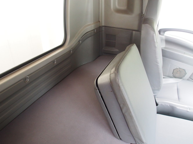 いすゞ フォワード 冷凍バン 中型 PKG-FRR90S2 年式 H20[写真29]