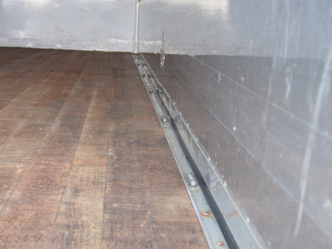 いすゞ フォワード ウイング車 中型 PA-FRR34P4 年式 H18[写真28]