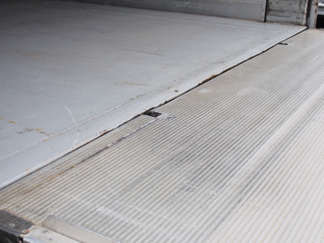 日野 レンジャープロ ウイング車 中型 ADG-FD7JLWA 年式 H18[写真11]