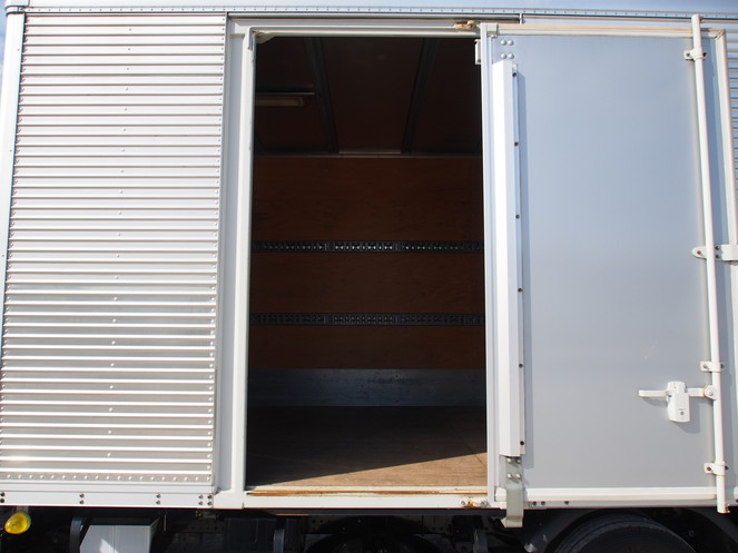 いすゞ エルフ バン車 小型 BKG-NPR85AN 年式 H21[写真15]