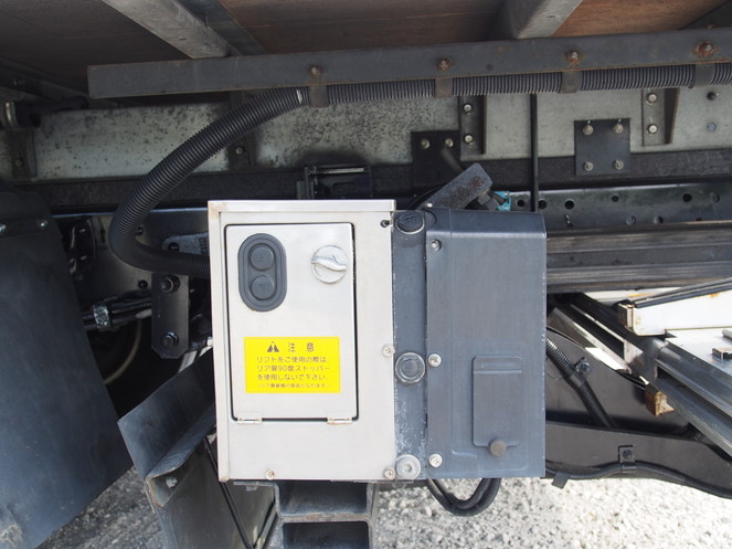 いすゞ エルフ バン車 小型 BKG-NPR85AN 年式 H21[写真36]