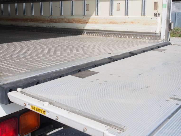 いすゞ フォワード 冷凍バン 中型 PKG-FRR90S2 年式 H20[写真11]