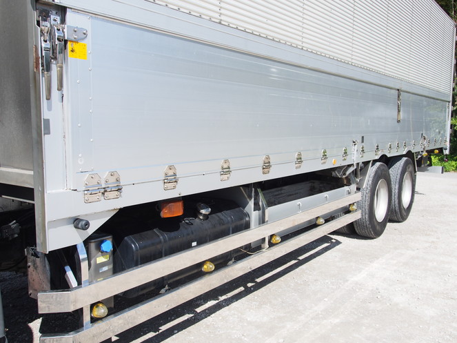 三菱ふそう スーパーグレート ウイング車 大型 BKG-FU54JZ 年式 H21[写真17]