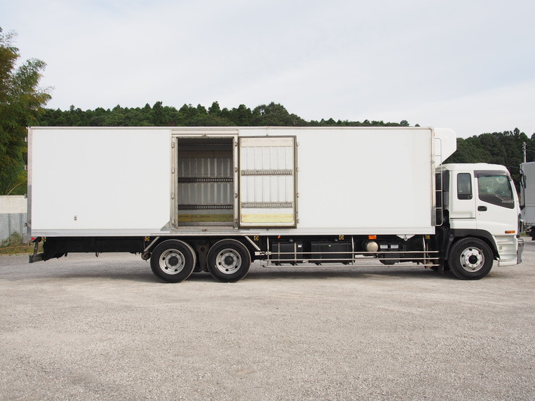 いすゞ ギガ 冷凍バン 大型 PJ-CYL51V5 年式 H16[写真09]