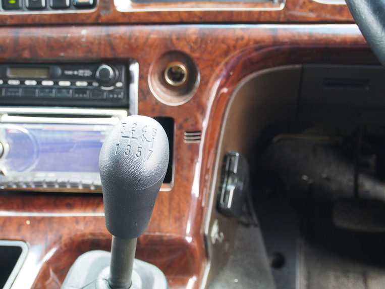 いすゞ ギガ ウイング車 大型 PJ-CYJ51W6 年式 H18[写真13]