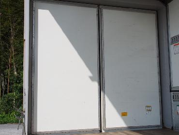 いすゞ フォワード 冷凍ウイング 中増t SKG-FSR34T2 年式 H23 [写真22]