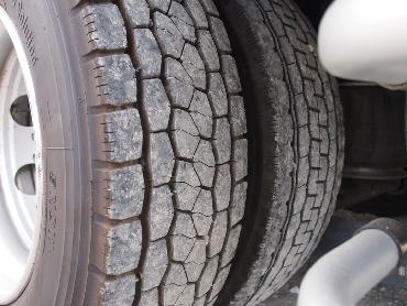 いすゞ フォワード ウイング車 中増t LKG-FTR34T2 年式 H24[写真39]