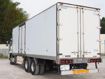 いすゞ ギガ 冷凍バン 大型 PJ-CYL51V5 年式 H16 [写真05]