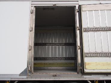 いすゞ ギガ 冷凍バン 大型 PJ-CYL51V5 年式 H16 [写真10]