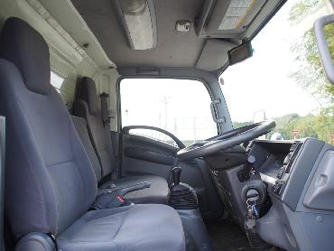 いすゞ エルフ バン車 小型 BKG-NMR85AN 年式 H22[写真24]