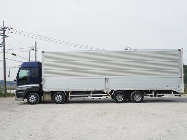 いすゞ ギガ ウイング車 大型 PJ-CYJ51W6 年式 H18[写真10]