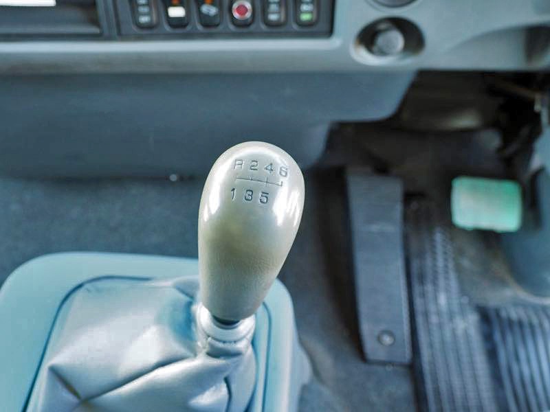 三菱ふそう ファイター ウイング車 中型 PDG-FK61F 年式 H21[写真27]