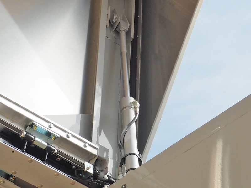 いすゞ フォワード ウイング車 中型 TKG-FRR90S2 年式 H28[写真27]