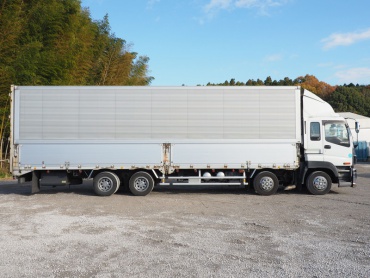 いすゞ ギガ ウイング車 大型 PJ-CYJ77W6 年式 H18[写真08]