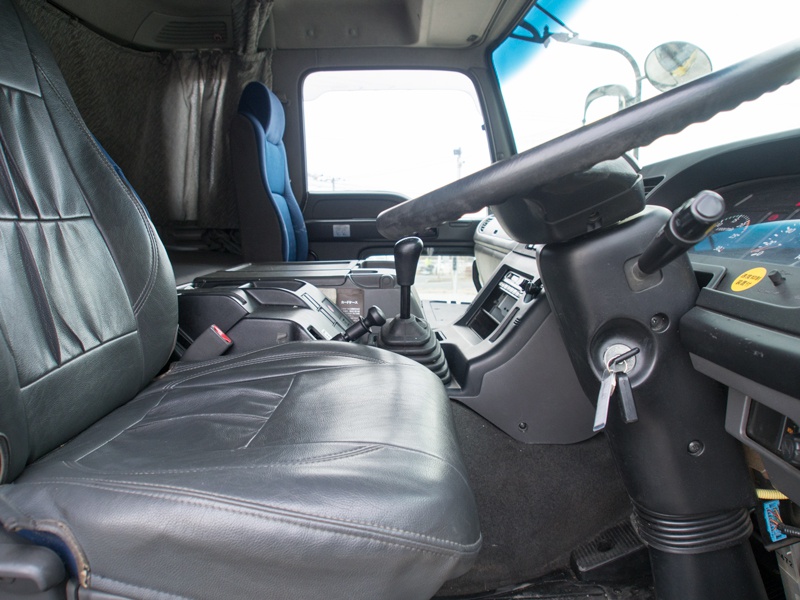 いすゞ ギガ ウイング車 大型 QKG-CYJ77A 年式 H25[写真34]