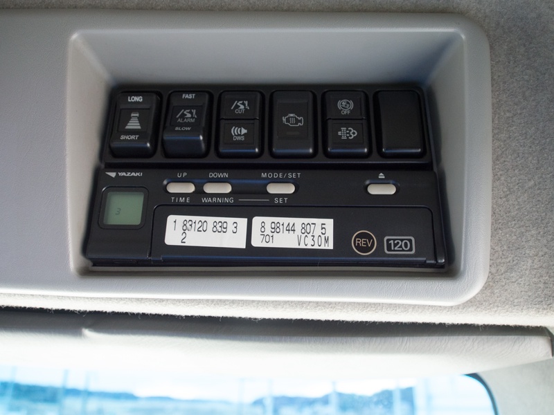 いすゞ ギガ ウイング車 大型 QKG-CYJ77A 年式 H25[写真38]