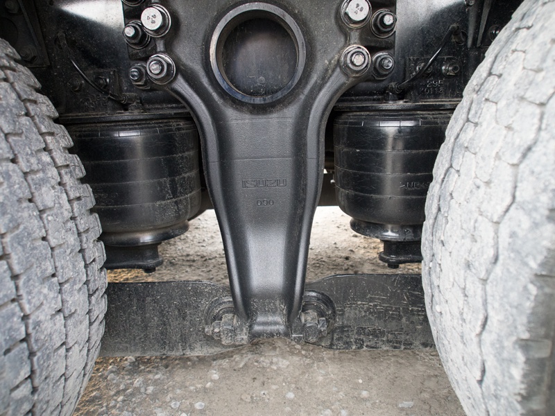 いすゞ ギガ ウイング車 大型 QKG-CYJ77A 年式 H25[写真43]