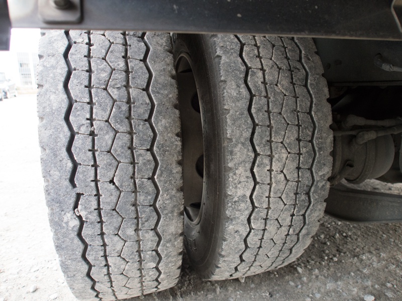 いすゞ ギガ ウイング車 大型 QKG-CYJ77A 年式 H25[写真49]