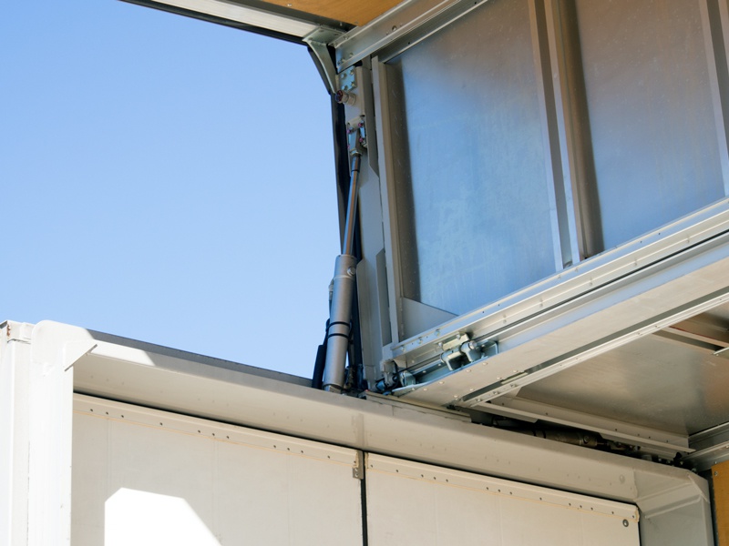 いすゞ ギガ ウイング車 大型 QKG-CYJ77A 年式 H25[写真23]