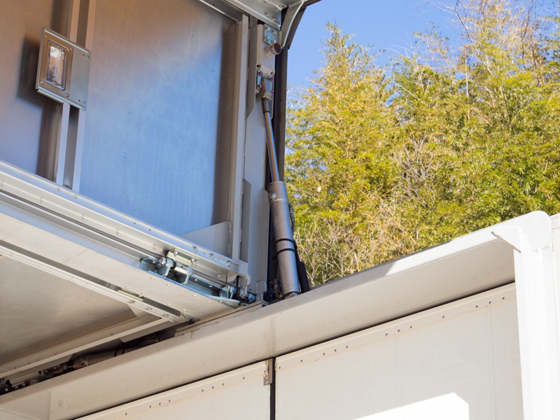 いすゞ ギガ ウイング車 大型 QKG-CYJ77A 年式 H25[写真25]