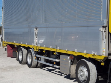 いすゞ ギガ ウイング車 大型 QKG-CYJ77A 年式 H25 [写真11]