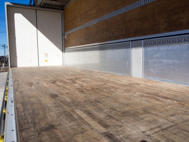 いすゞ ギガ ウイング車 大型 QKG-CYJ77A 年式 H25 [写真17]