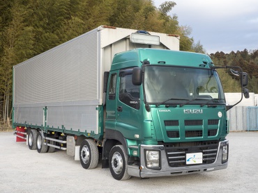 いすゞ ギガ ウイング車 大型 LKG-CYJ77A 年式 H24[写真01]