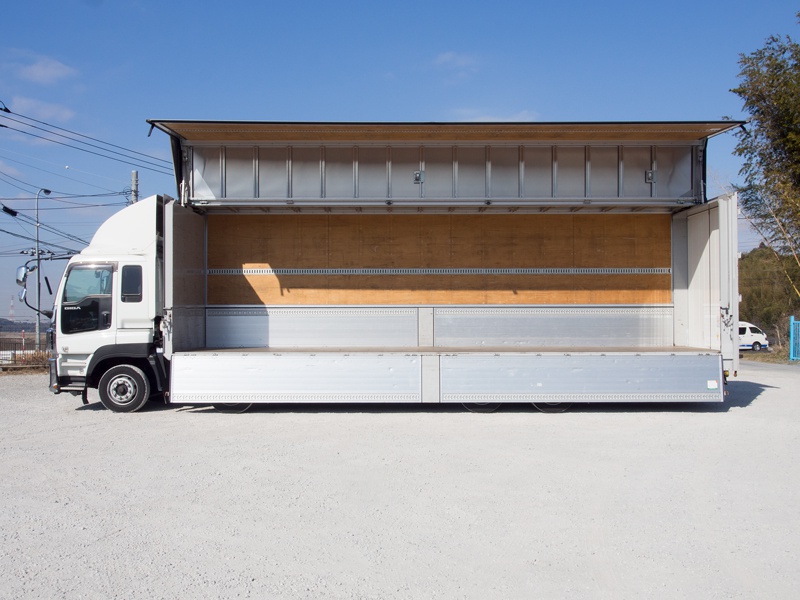 いすゞ ギガ ウイング車 大型 LKG-CYJ77A 年式 H23[写真16]