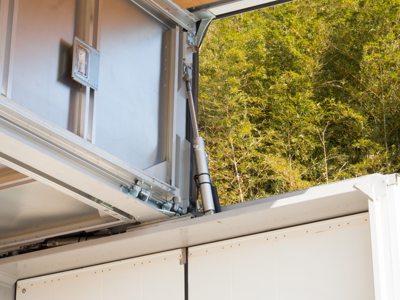 いすゞ ギガ ウイング車 大型 LKG-CYJ77A 年式 H23[写真27]