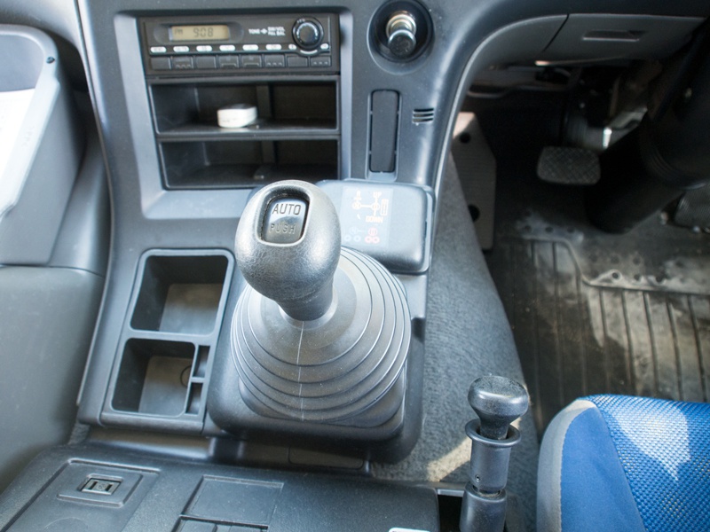 いすゞ ギガ ウイング車 大型 LKG-CYJ77A 年式 H23[写真37]