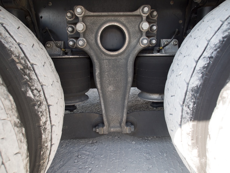 いすゞ ギガ ウイング車 大型 LKG-CYJ77A 年式 H23[写真44]