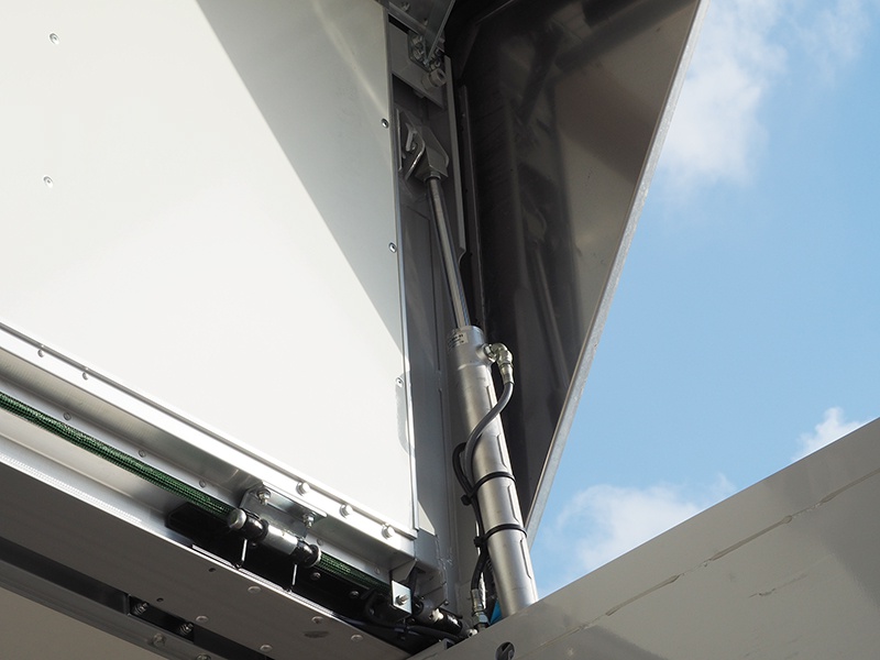 三菱ふそう ファイター ウイング車 中型 SKG-FK64F 年式 H24[写真13]