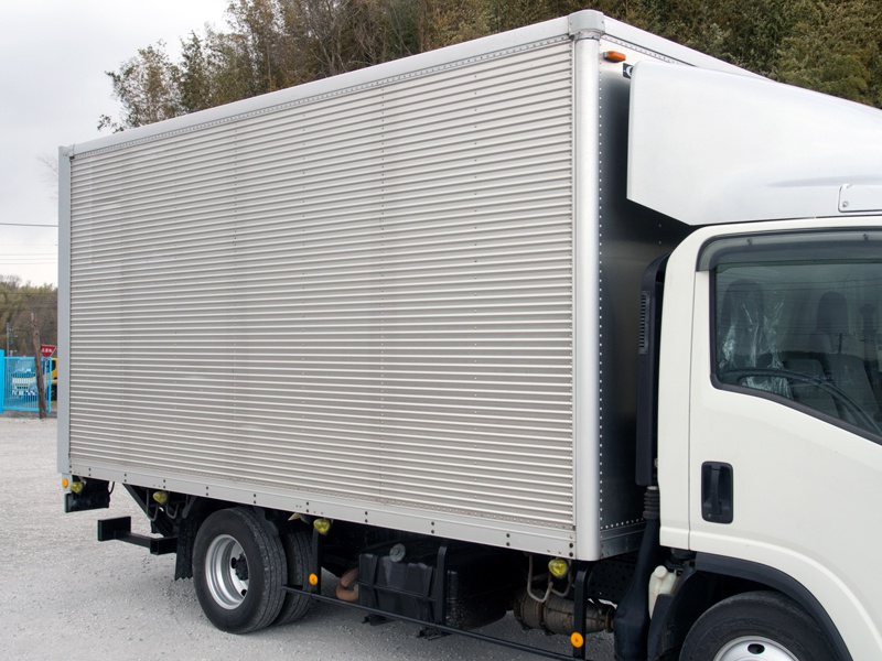 いすゞ エルフ バン車 小型 BKG-NPR85AN 年式 H22[写真09]