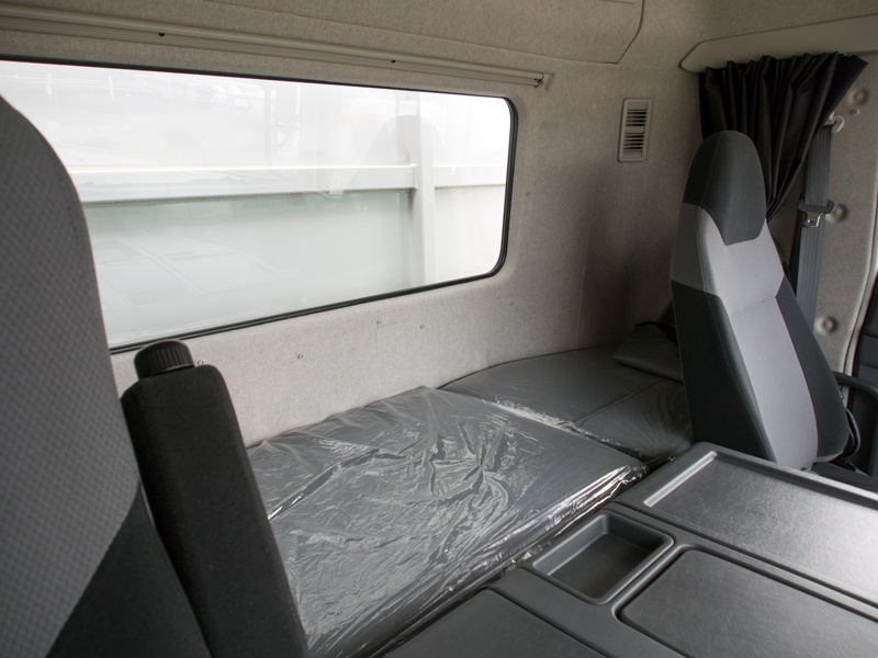 三菱ふそう スーパーグレート ウイング車 大型 QPG-FS64VZ 年式 H28[写真38]